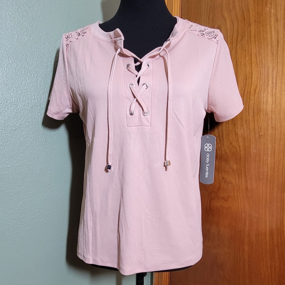 NWT Daisy Fuentes lace top pink gold color medium